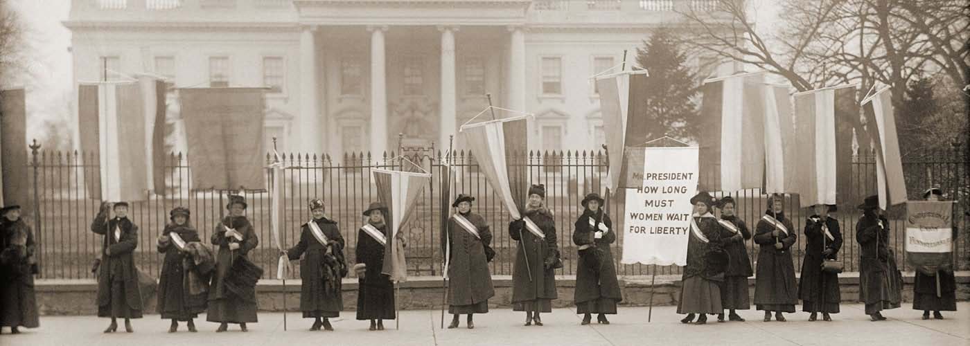 National Women's Party demonstration in front of the White House in 1917.!''